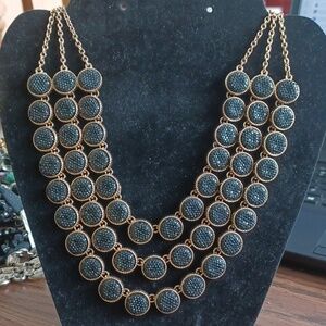 Vintage Aldo tiny black chips goldtone layered statement necklace. 11-12" drop